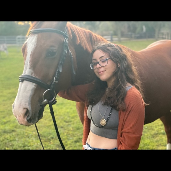 Meet your Posher, Carrie - Picture 5 of 8